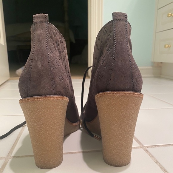 Louis Vuitton Stride Monogram Wedges - Picture 4 of 12